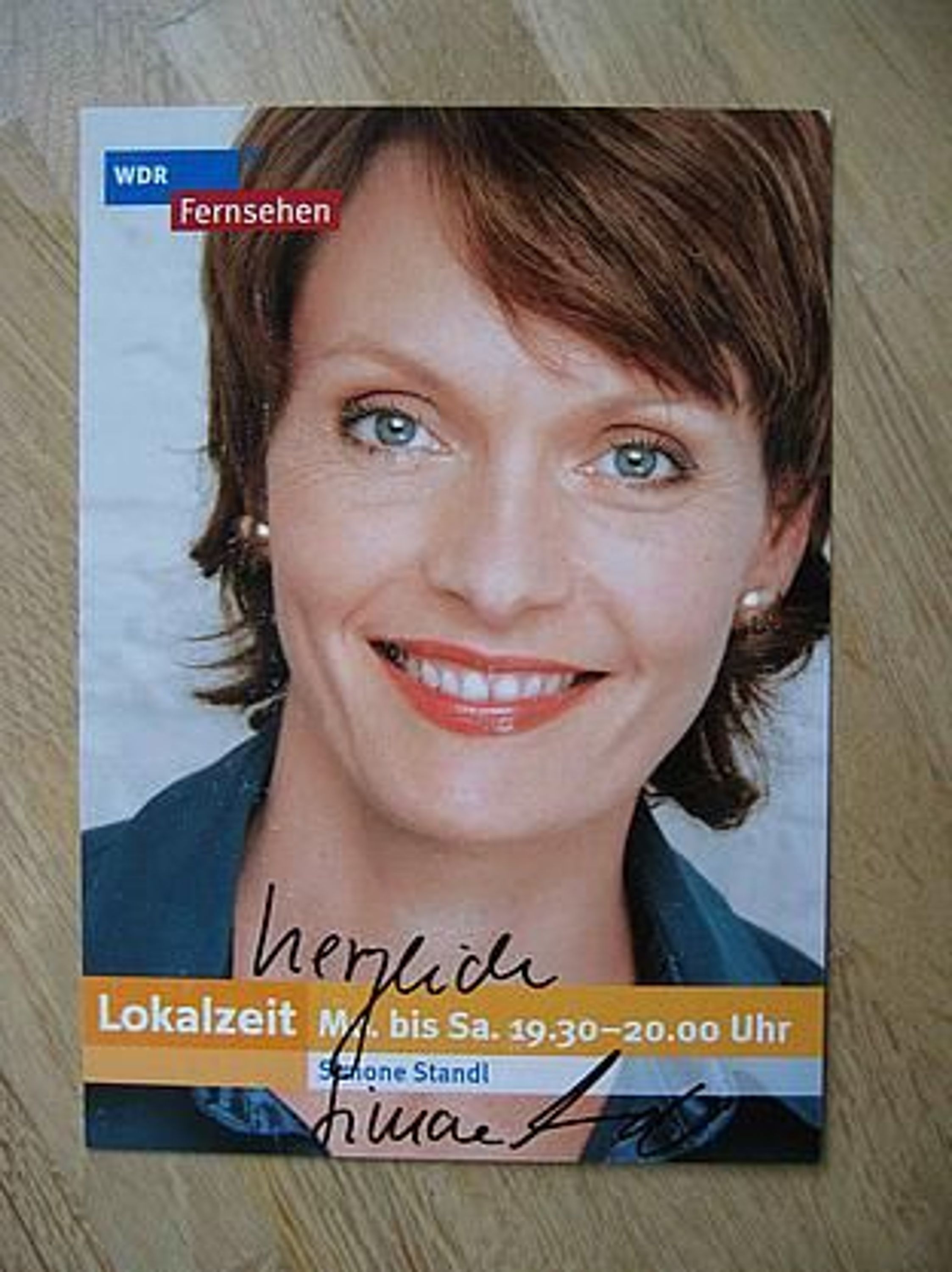 WDR Fernsehmoderatorin Simone Standl - hands. Autogramm gebraucht kaufen bei ...