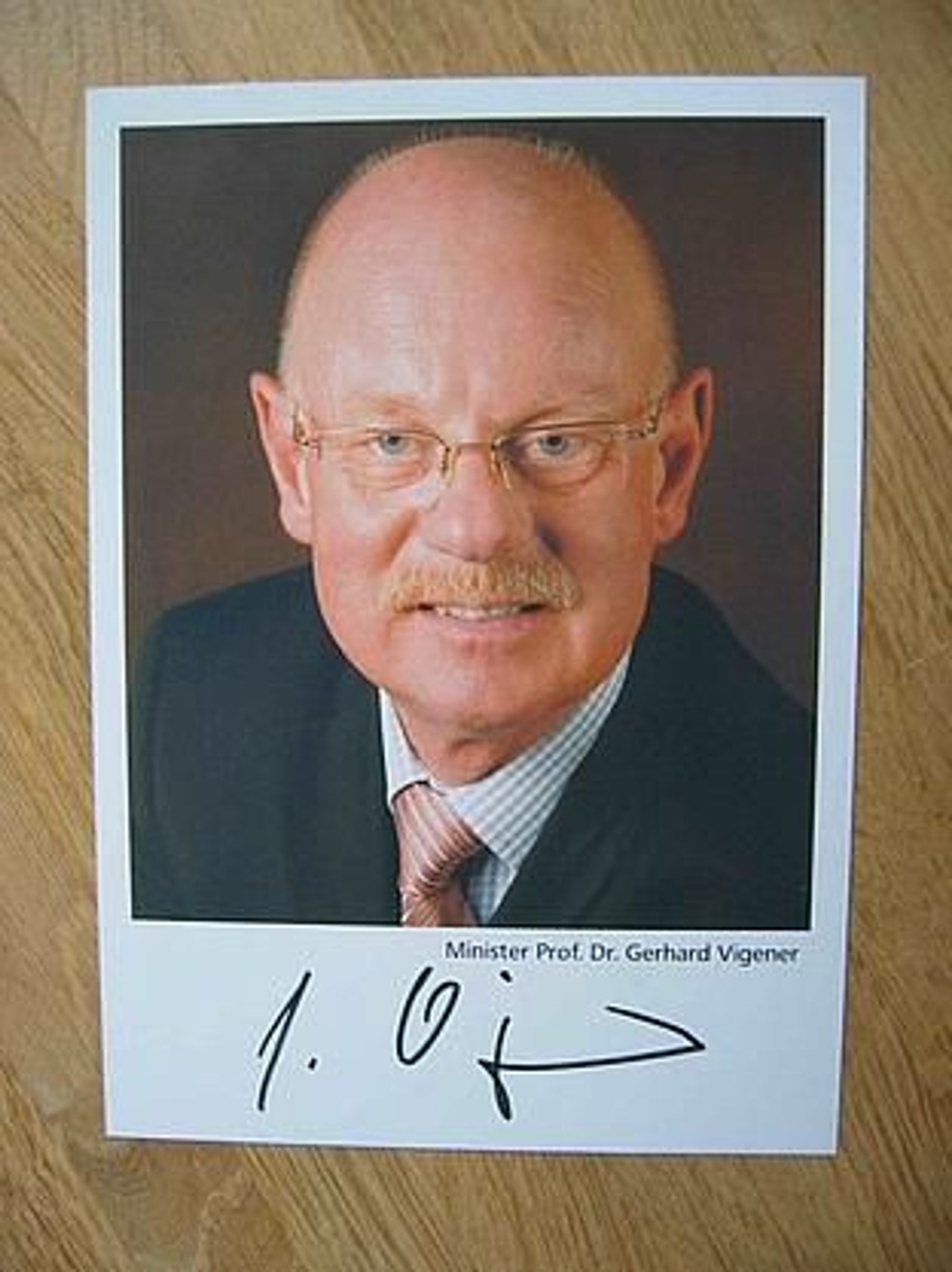 Dr. Gerhard Vigener - Autogramm gebraucht kaufen bei Hood.de
